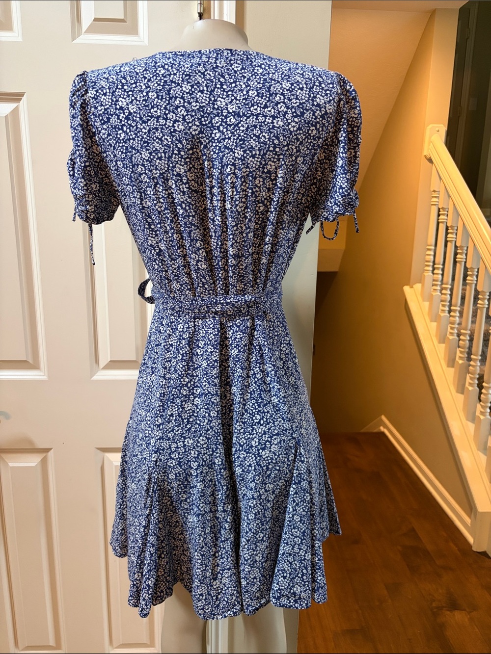 Polo by Ralph Lauren Blue Floral s/s Nami  Crepe Wrap Mini Dress, 6 - Picture 10 of 11